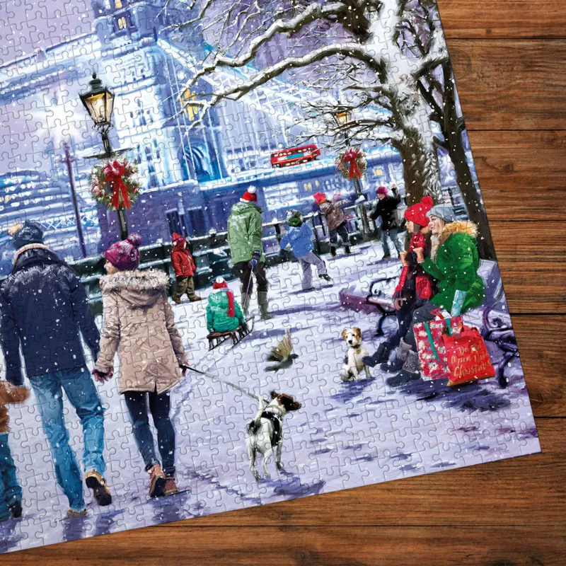 Tower Bridge at Christmas (1000)