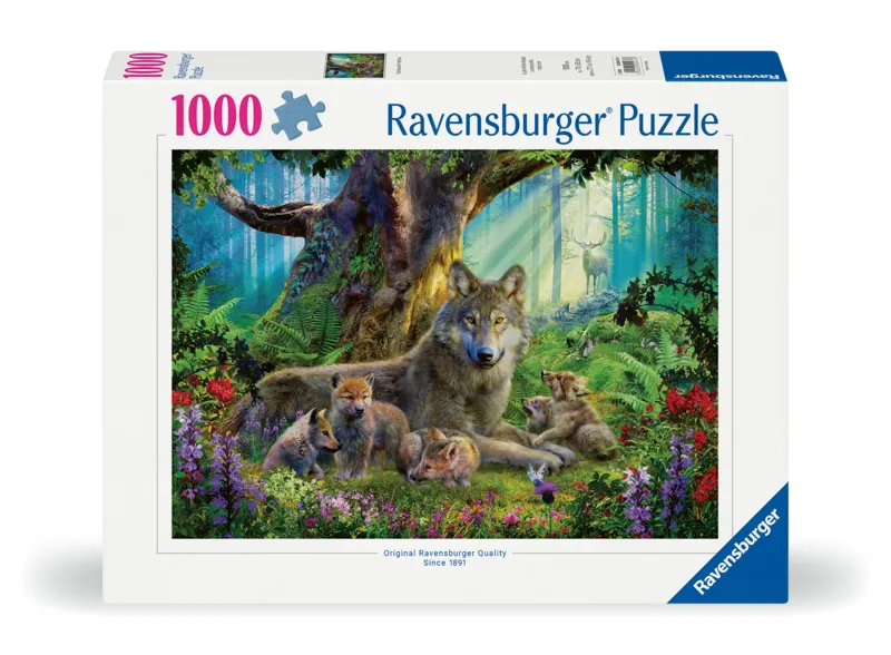 Familie der Wölfe im Wald