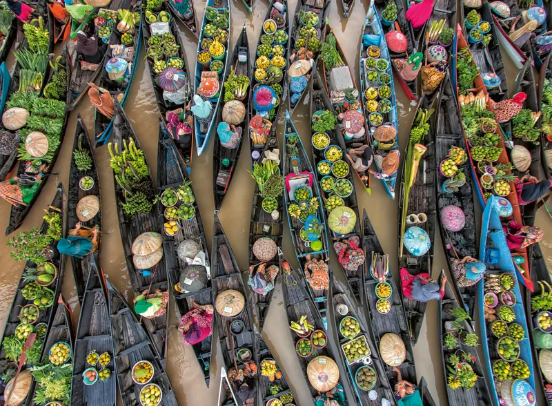 Puzzle Highlights - Bunte Märkte - Schwimmender Markt, Indonesien